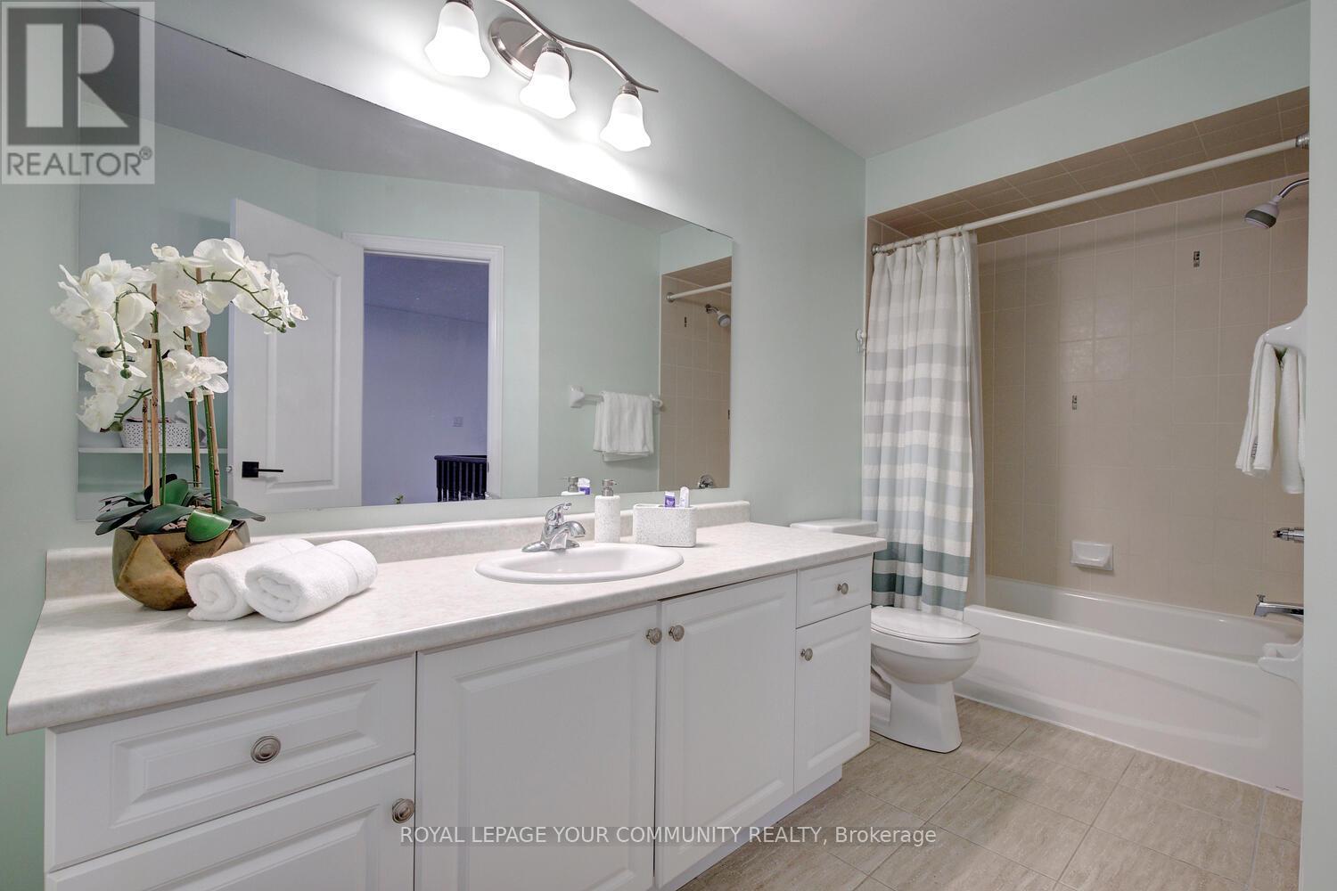 Photo 37 of 45 Pullman Road, Vaughan ON
