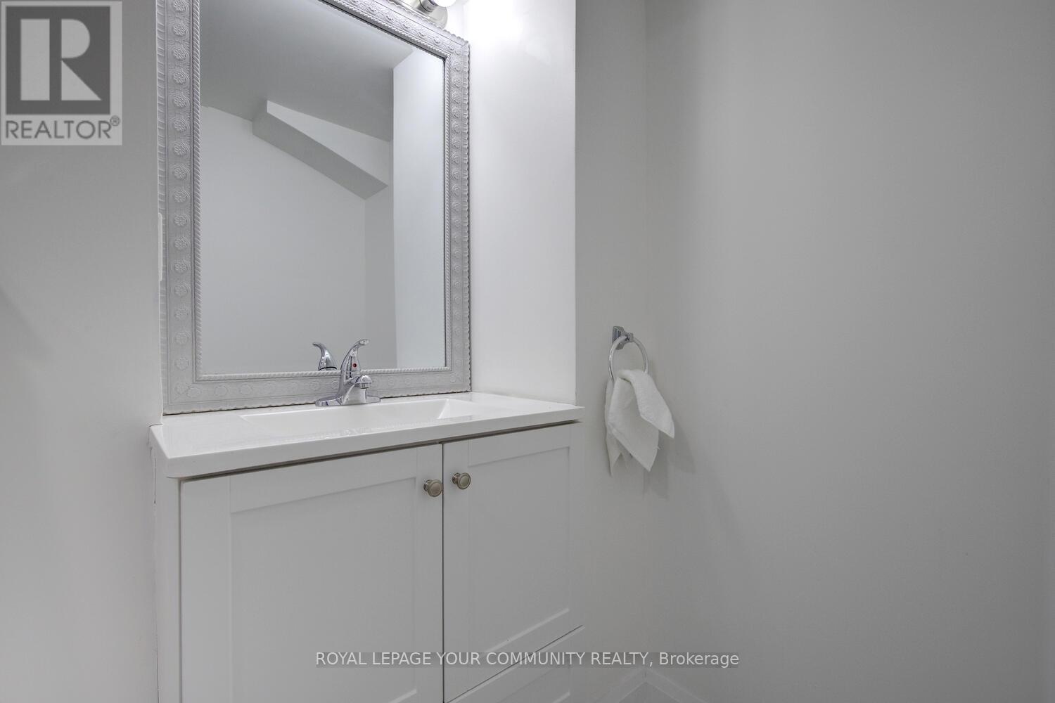 Photo 38 of 45 Pullman Road, Vaughan ON
