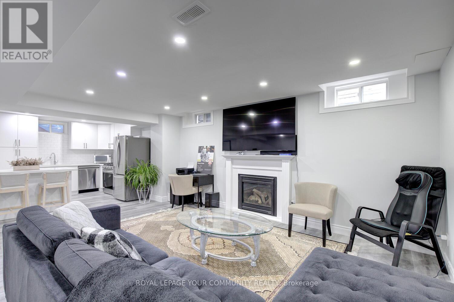 Photo 41 of 45 Pullman Road, Vaughan ON