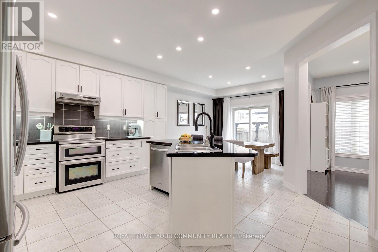 Photo 6 of 45 Pullman Road, Vaughan ON