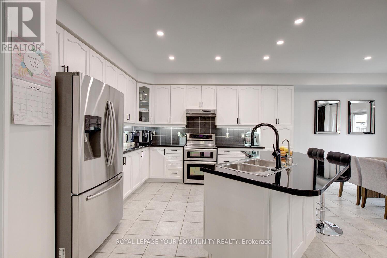 Photo 7 of 45 Pullman Road, Vaughan ON