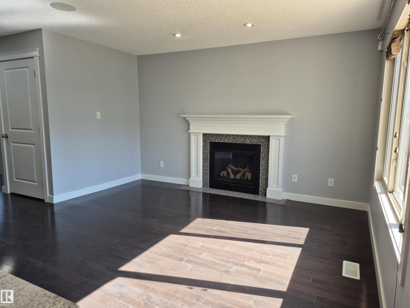 Photo 13 of 3233 16 A Av Nw, Edmonton AB