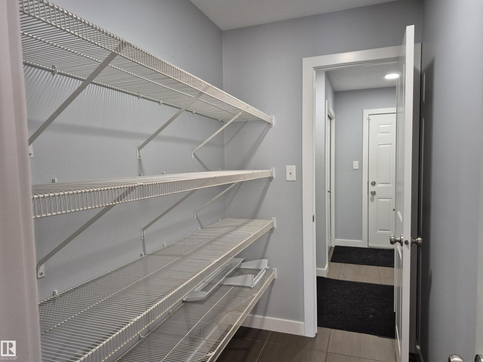 Photo 11 of 3233 16 A Av Nw, Edmonton AB