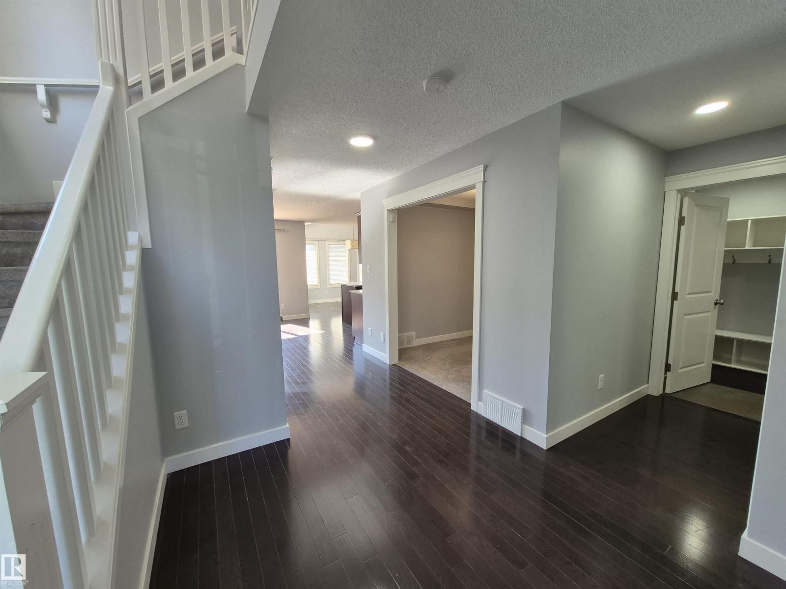 Photo 6 of 3233 16 A Av Nw, Edmonton AB