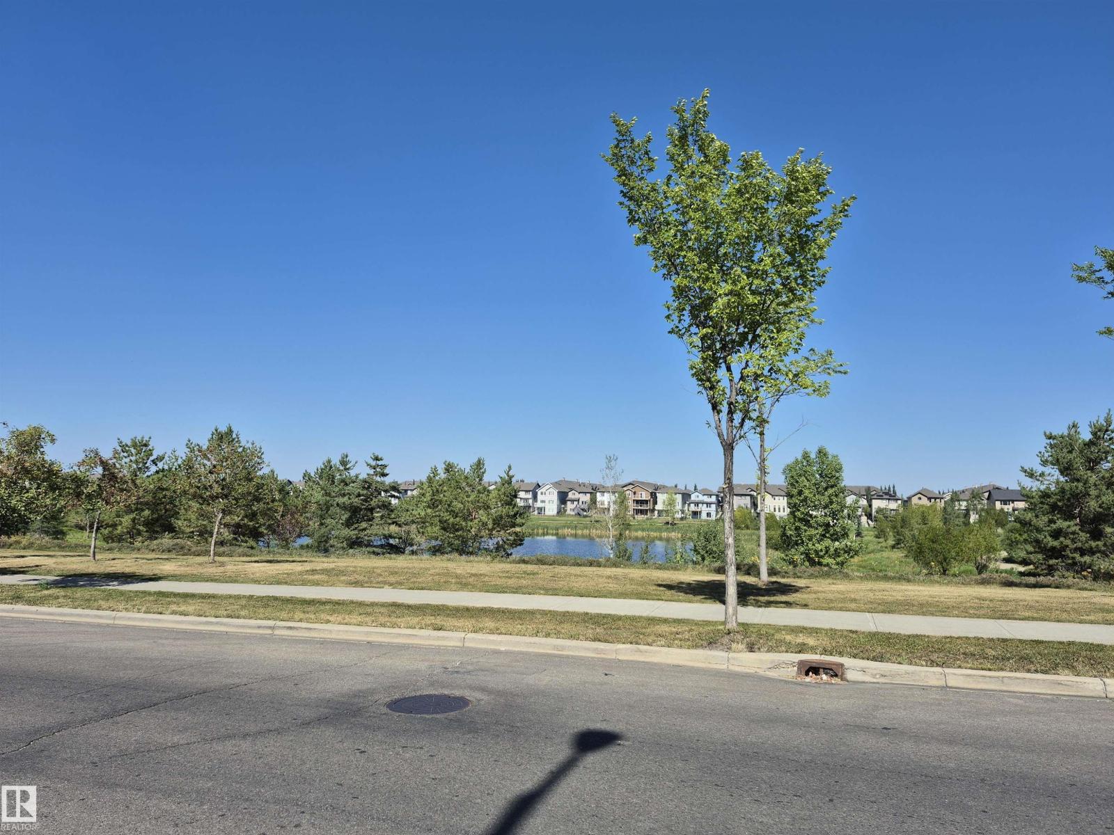 Photo 35 of 3233 16 A Av Nw, Edmonton AB
