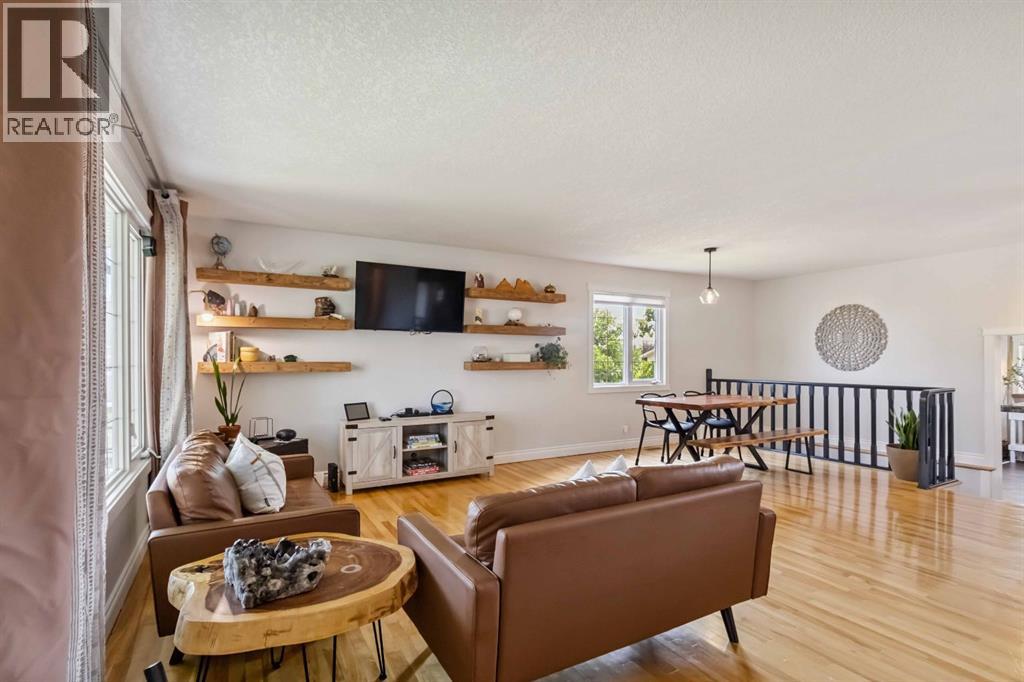 Photo 7 of 101 Simpson Way, Fort Mcmurray AB