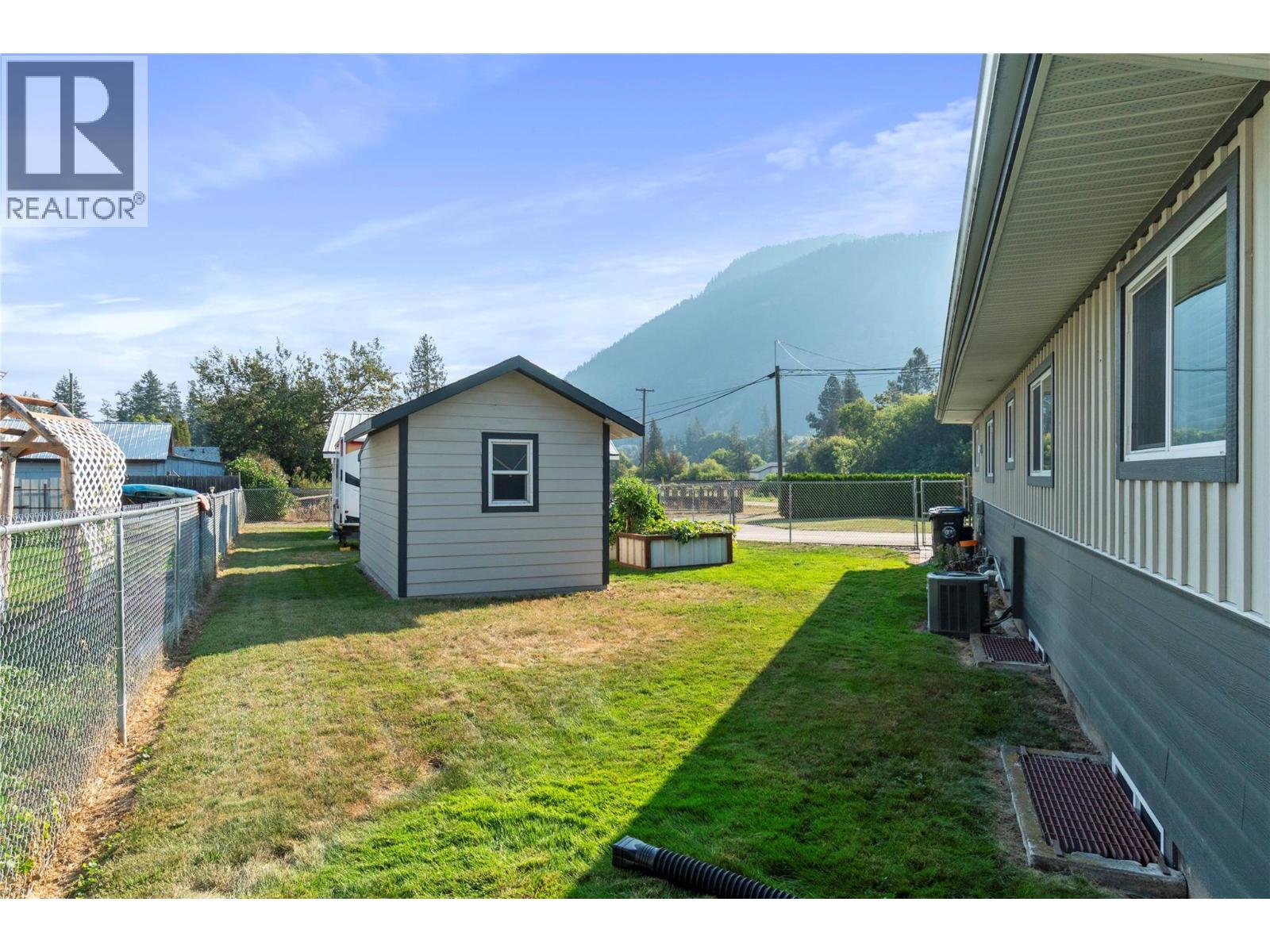 Photo 12 of 702 Second Avenue, Chase BC