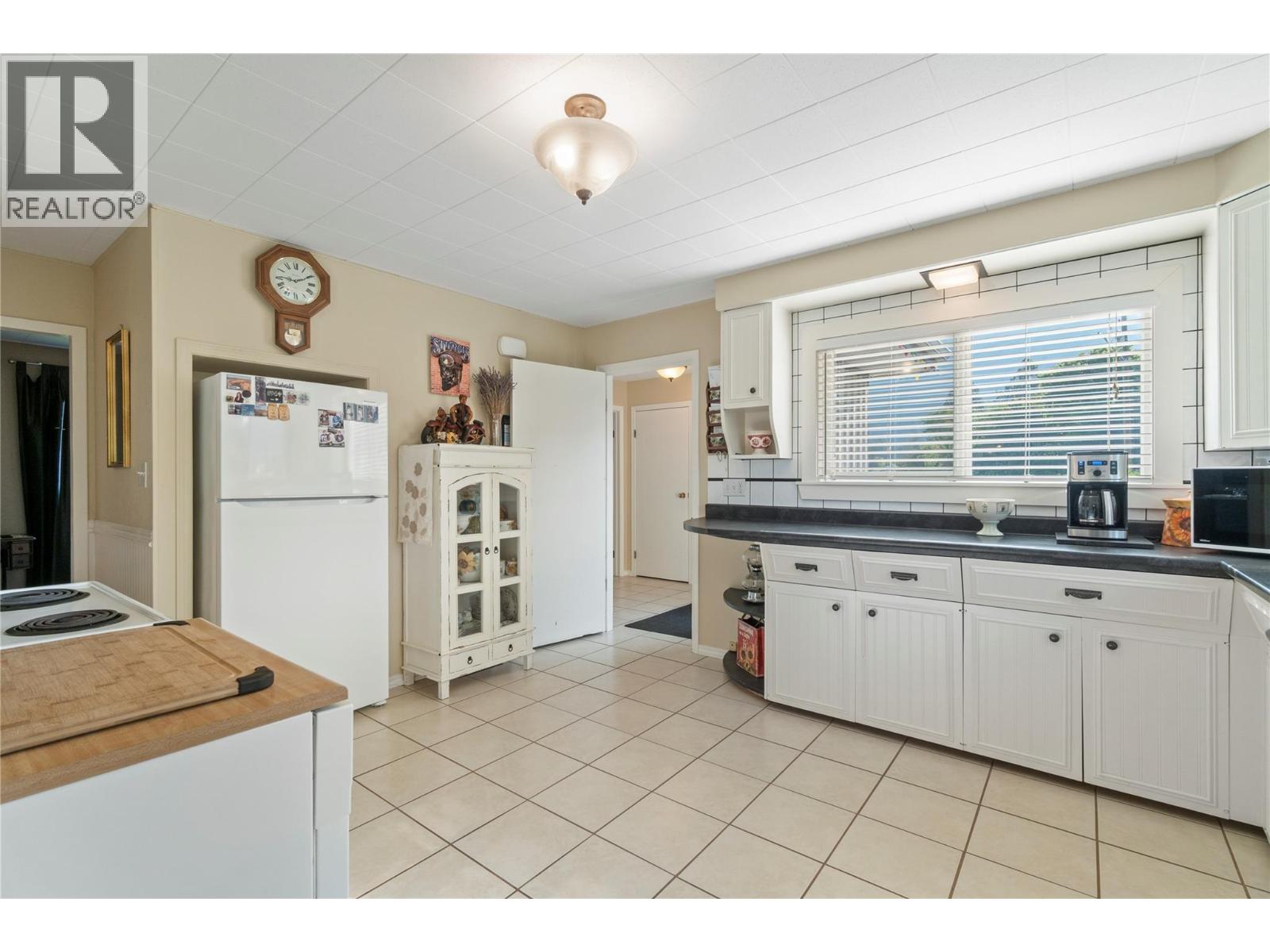 Photo 18 of 702 Second Avenue, Chase BC
