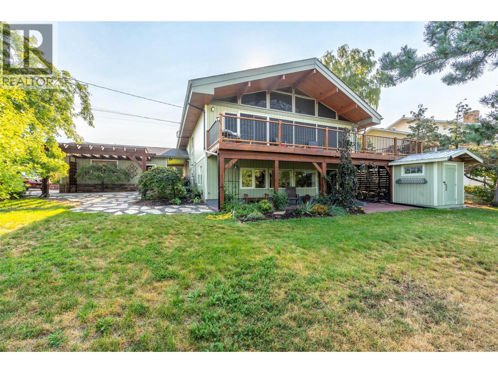 Photo 1 of 975 Heron Court, Oliver BC
