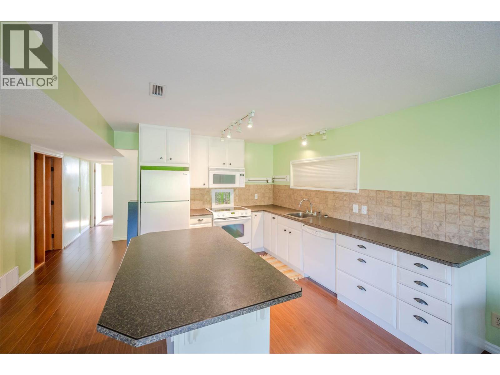 Photo 37 of 975 Heron Court, Oliver BC