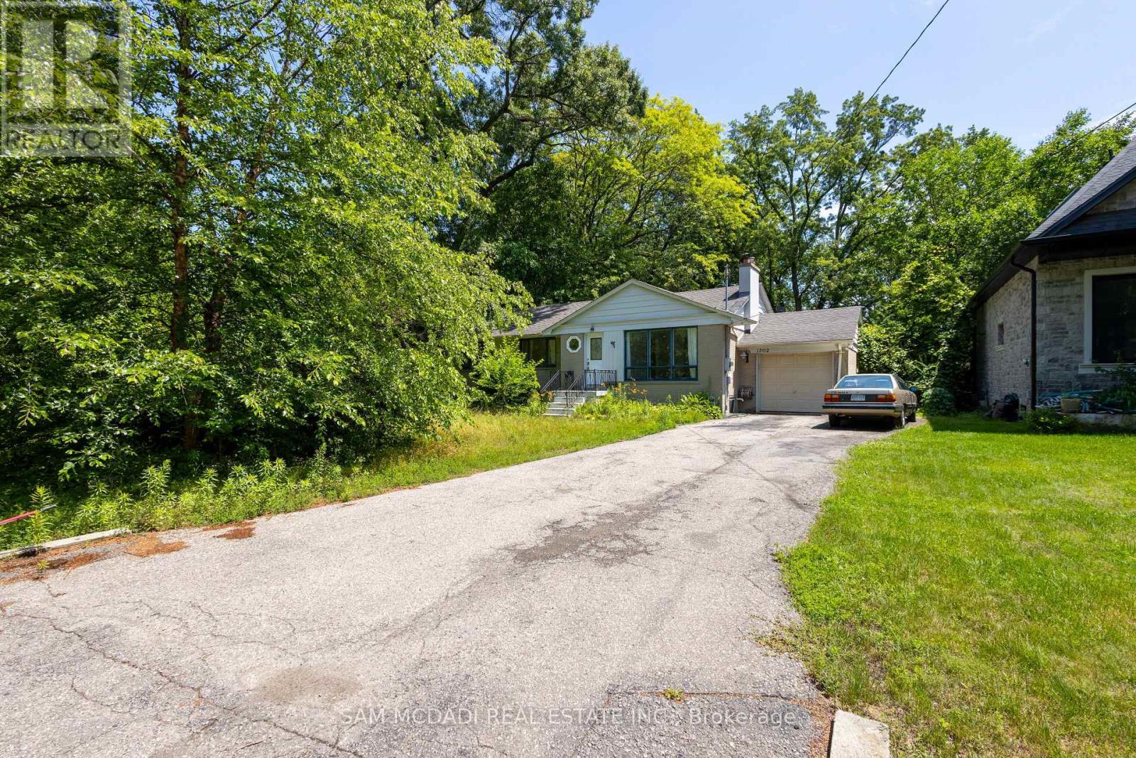 Photo 1 of 1302 Martley Drive, Mississauga ON