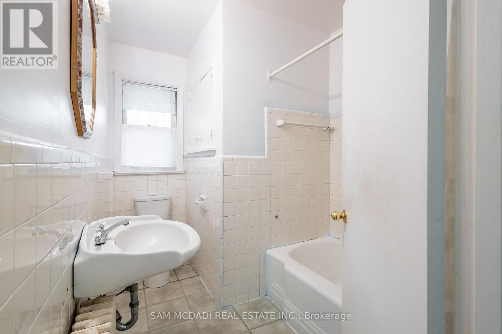 Photo 12 of 1302 Martley Drive, Mississauga ON