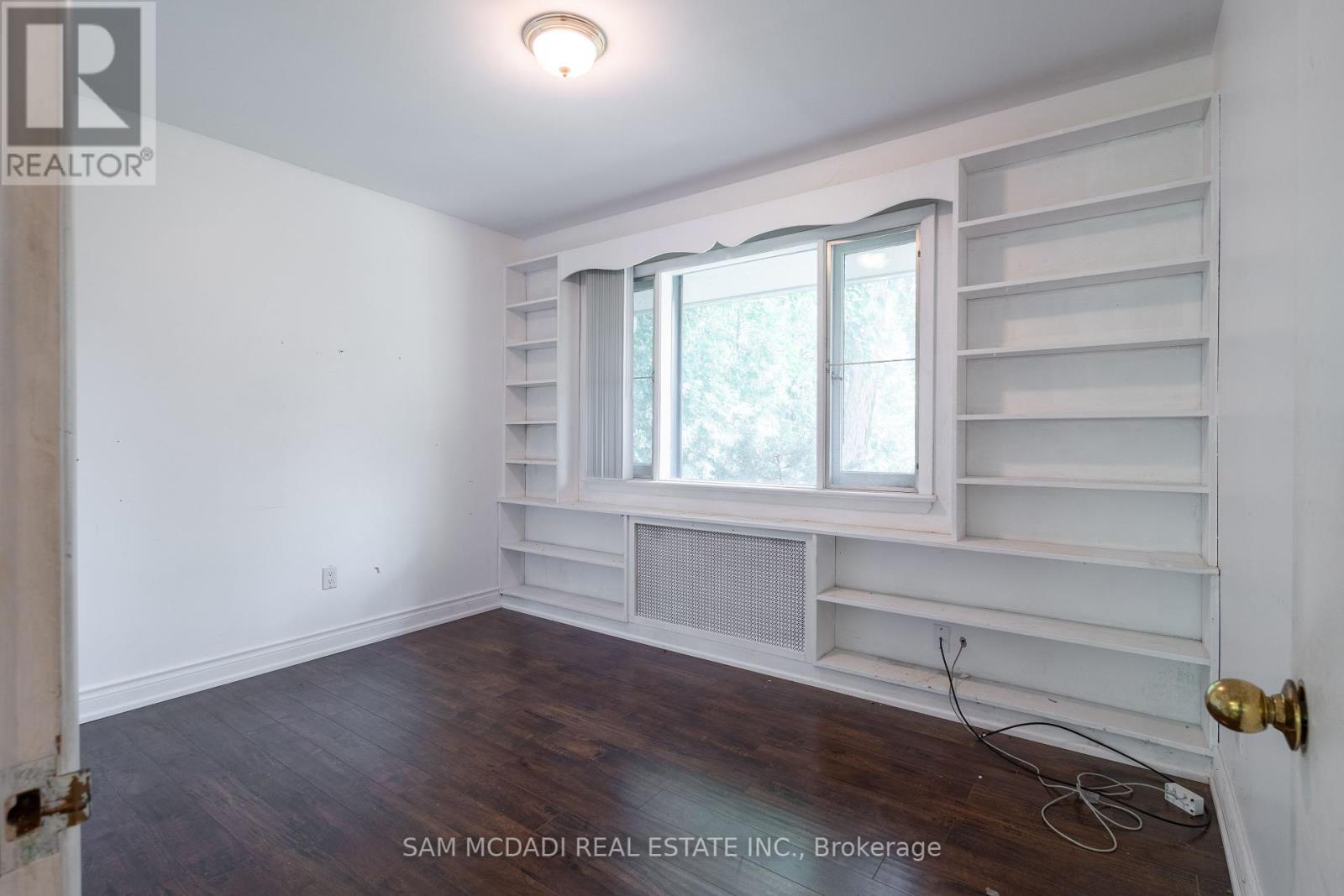 Photo 14 of 1302 Martley Drive, Mississauga ON
