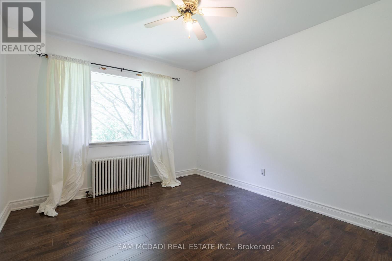 Photo 16 of 1302 Martley Drive, Mississauga ON