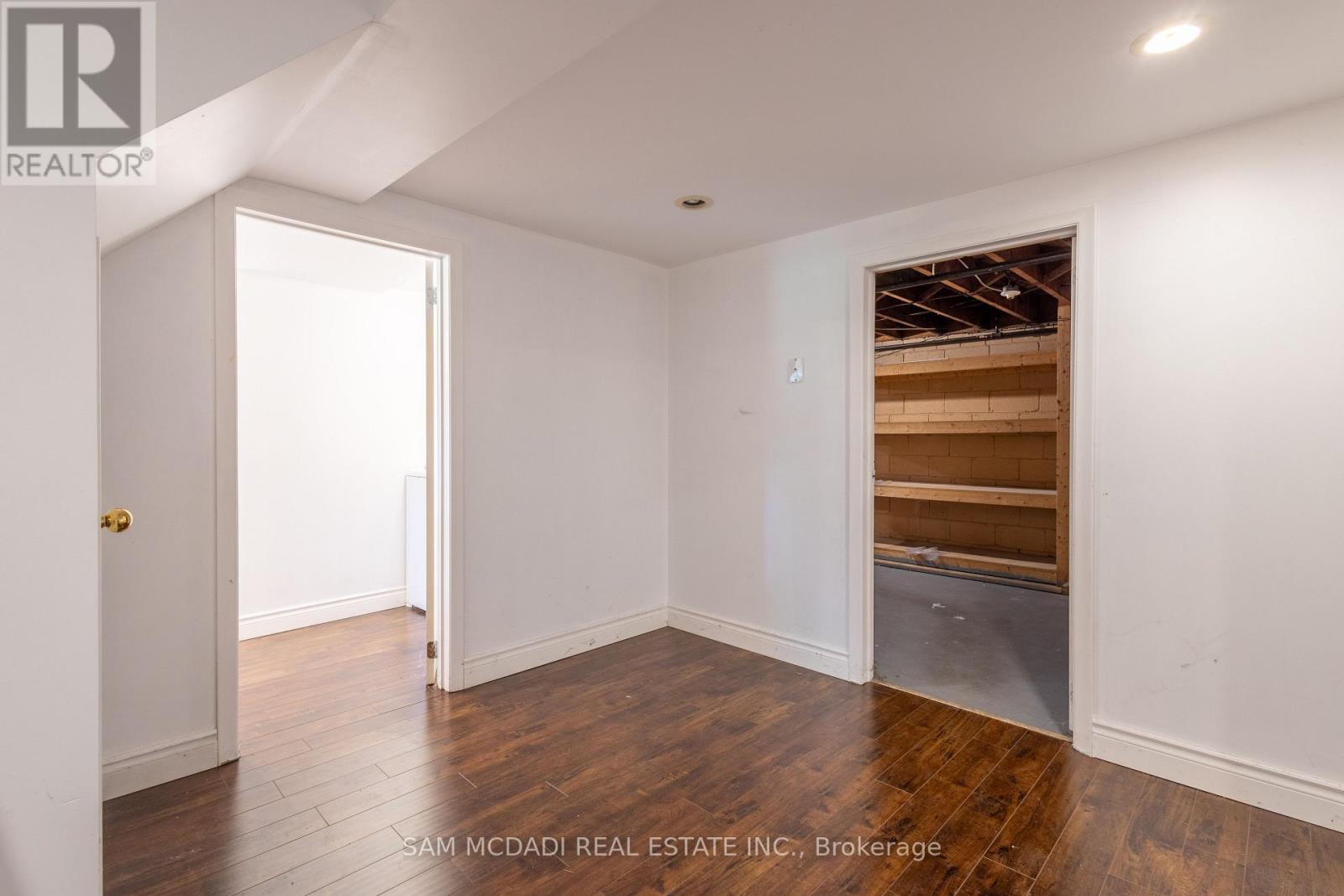 Photo 18 of 1302 Martley Drive, Mississauga ON
