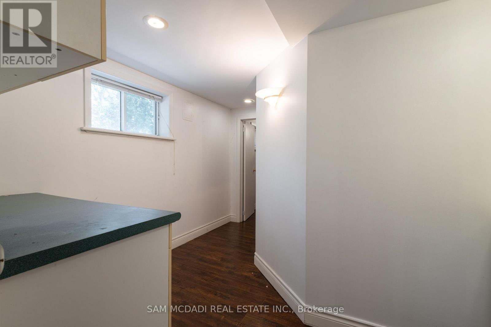 Photo 21 of 1302 Martley Drive, Mississauga ON