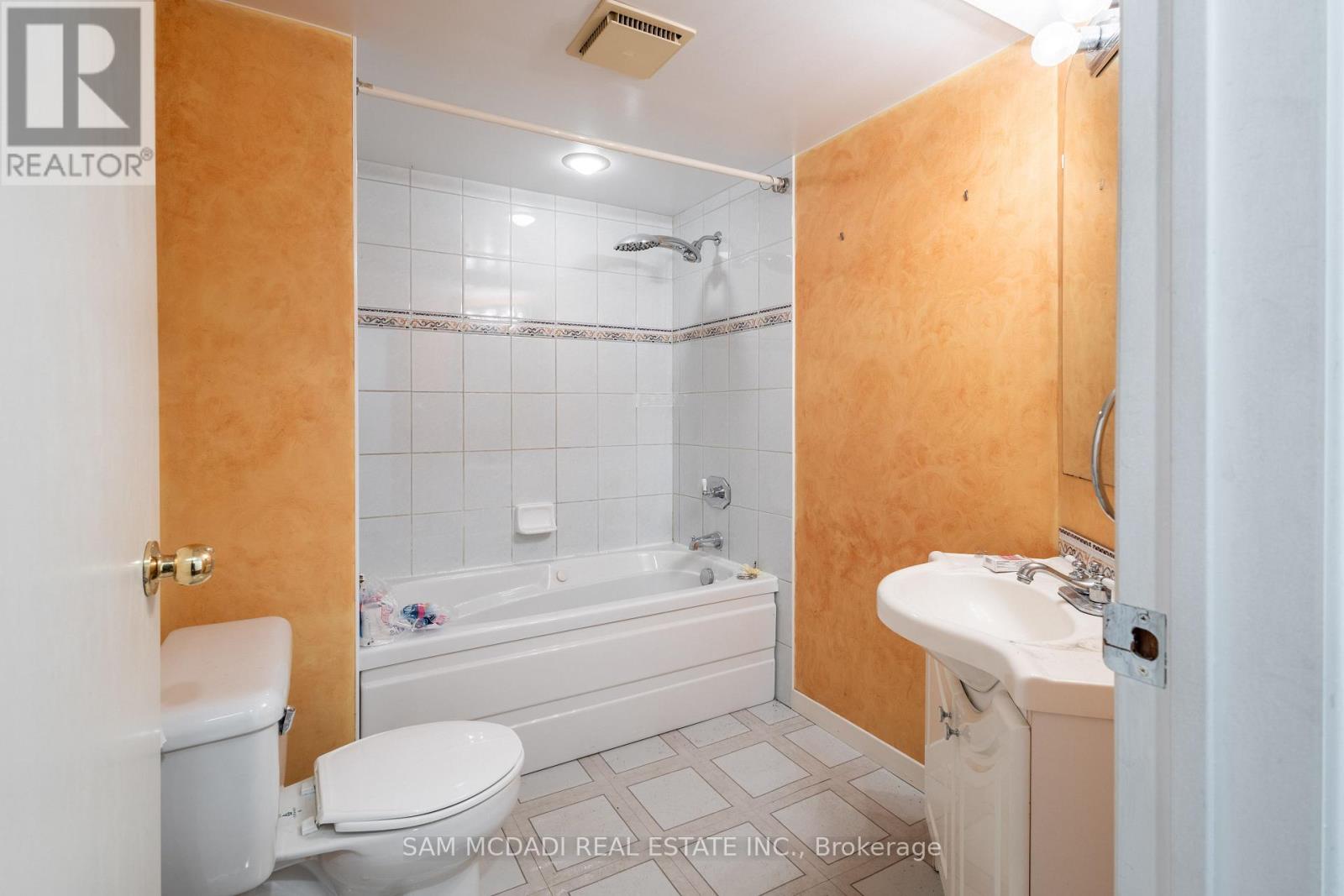 Photo 23 of 1302 Martley Drive, Mississauga ON