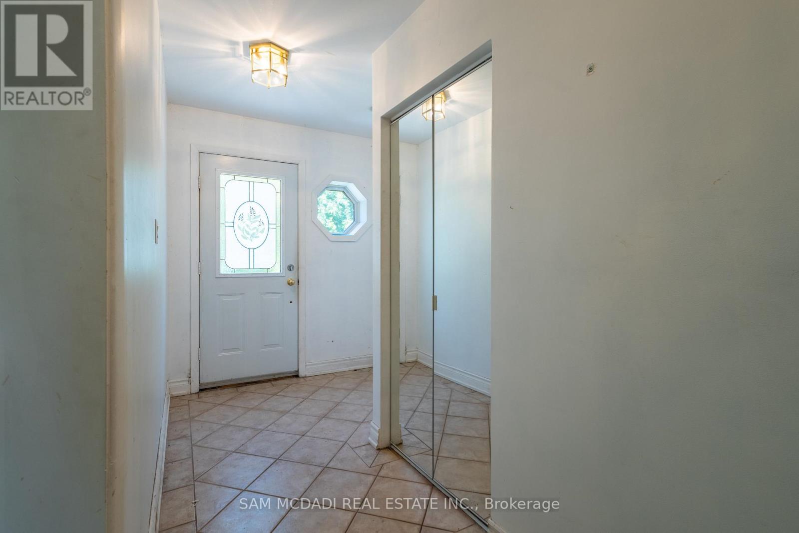 Photo 4 of 1302 Martley Drive, Mississauga ON