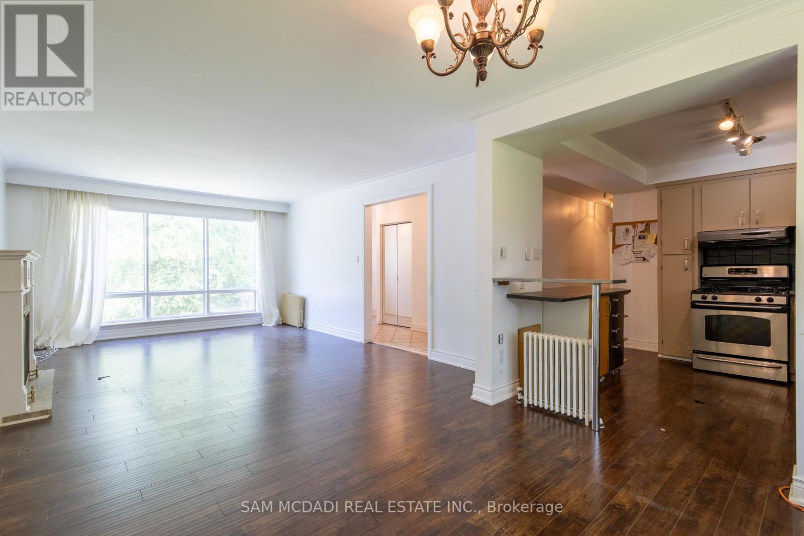 Photo 6 of 1302 Martley Drive, Mississauga ON