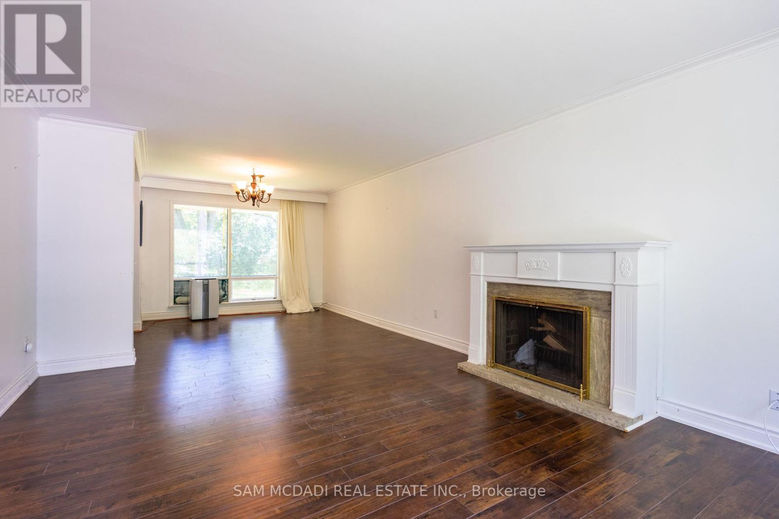 Photo 7 of 1302 Martley Drive, Mississauga ON