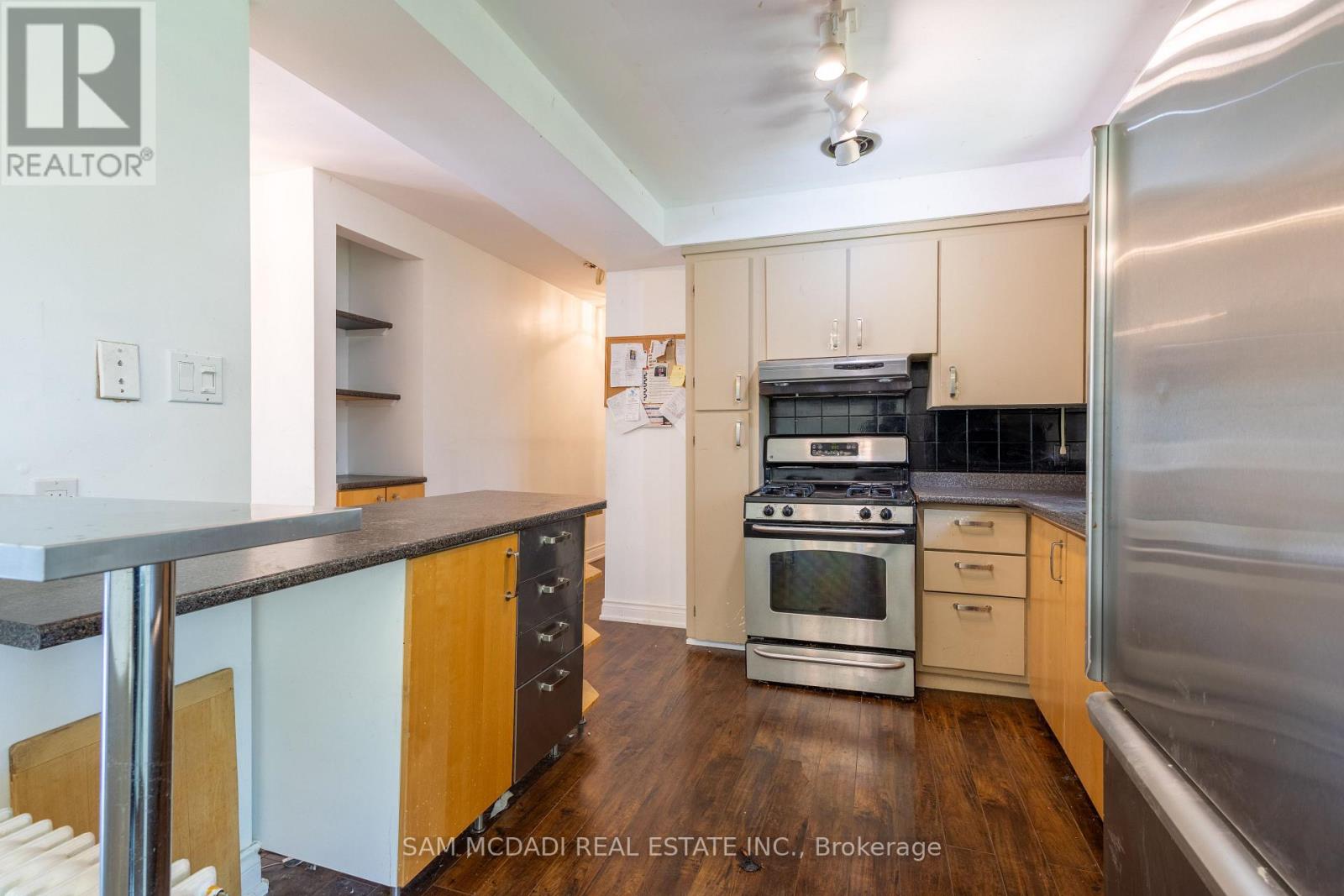 Photo 8 of 1302 Martley Drive, Mississauga ON