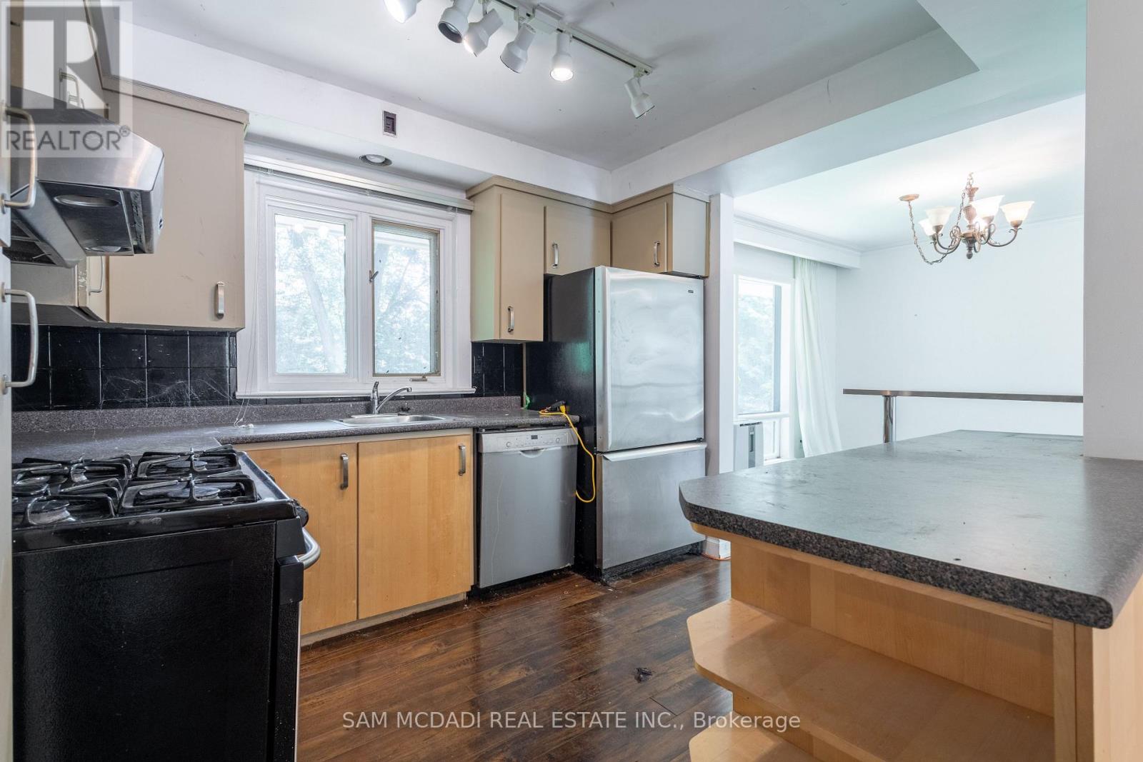 Photo 9 of 1302 Martley Drive, Mississauga ON