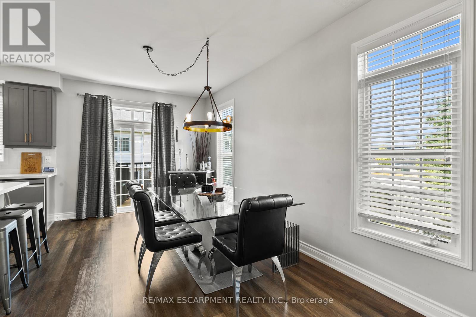 Photo 10 of 22 4823 Thomas Alton Boulevard, Burlington ON
