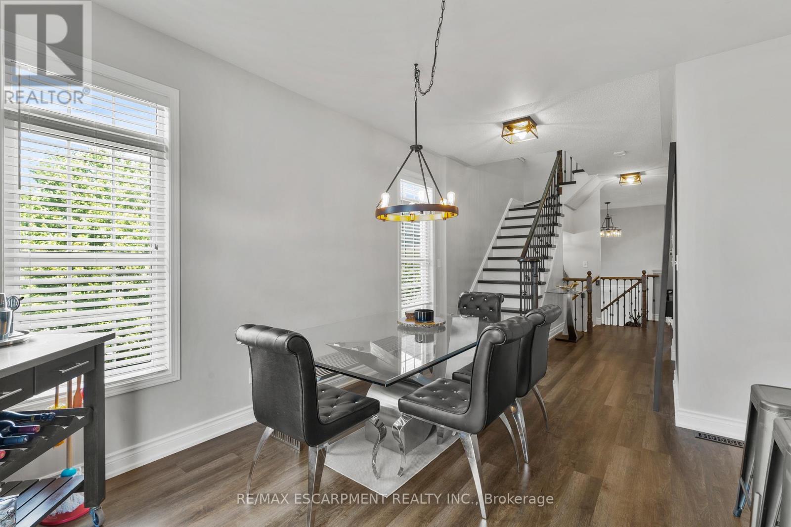 Photo 11 of 22 4823 Thomas Alton Boulevard, Burlington ON