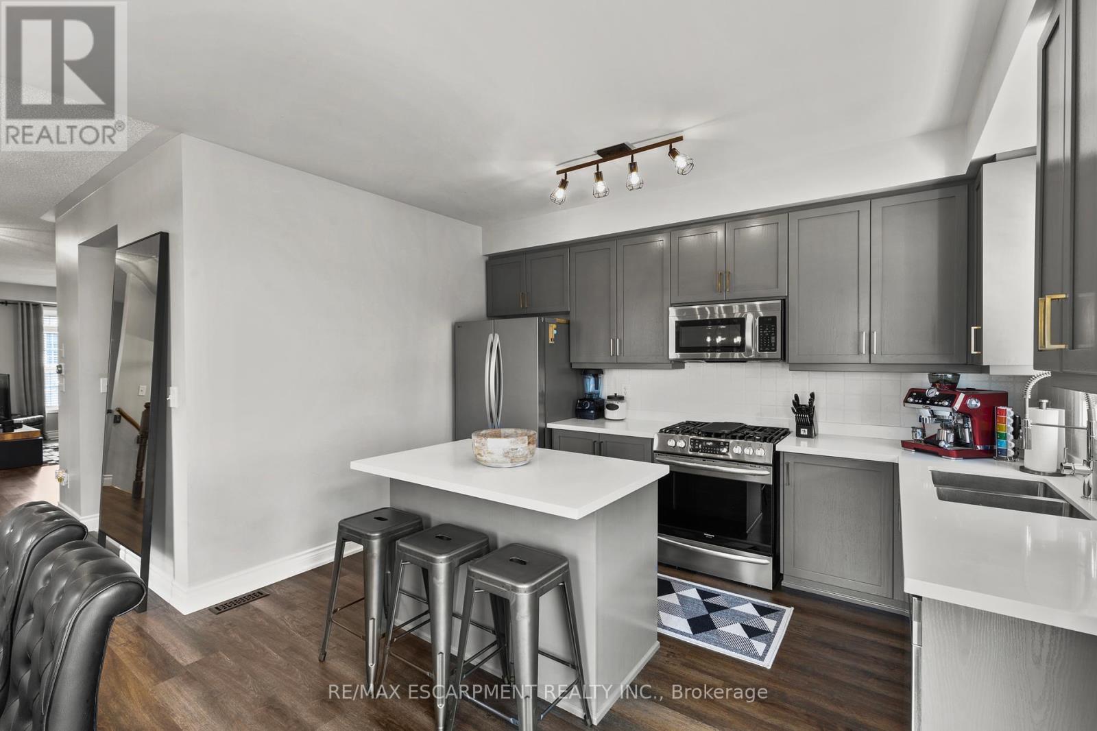 Photo 12 of 22 4823 Thomas Alton Boulevard, Burlington ON
