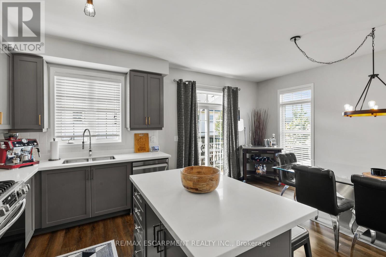 Photo 14 of 22 4823 Thomas Alton Boulevard, Burlington ON
