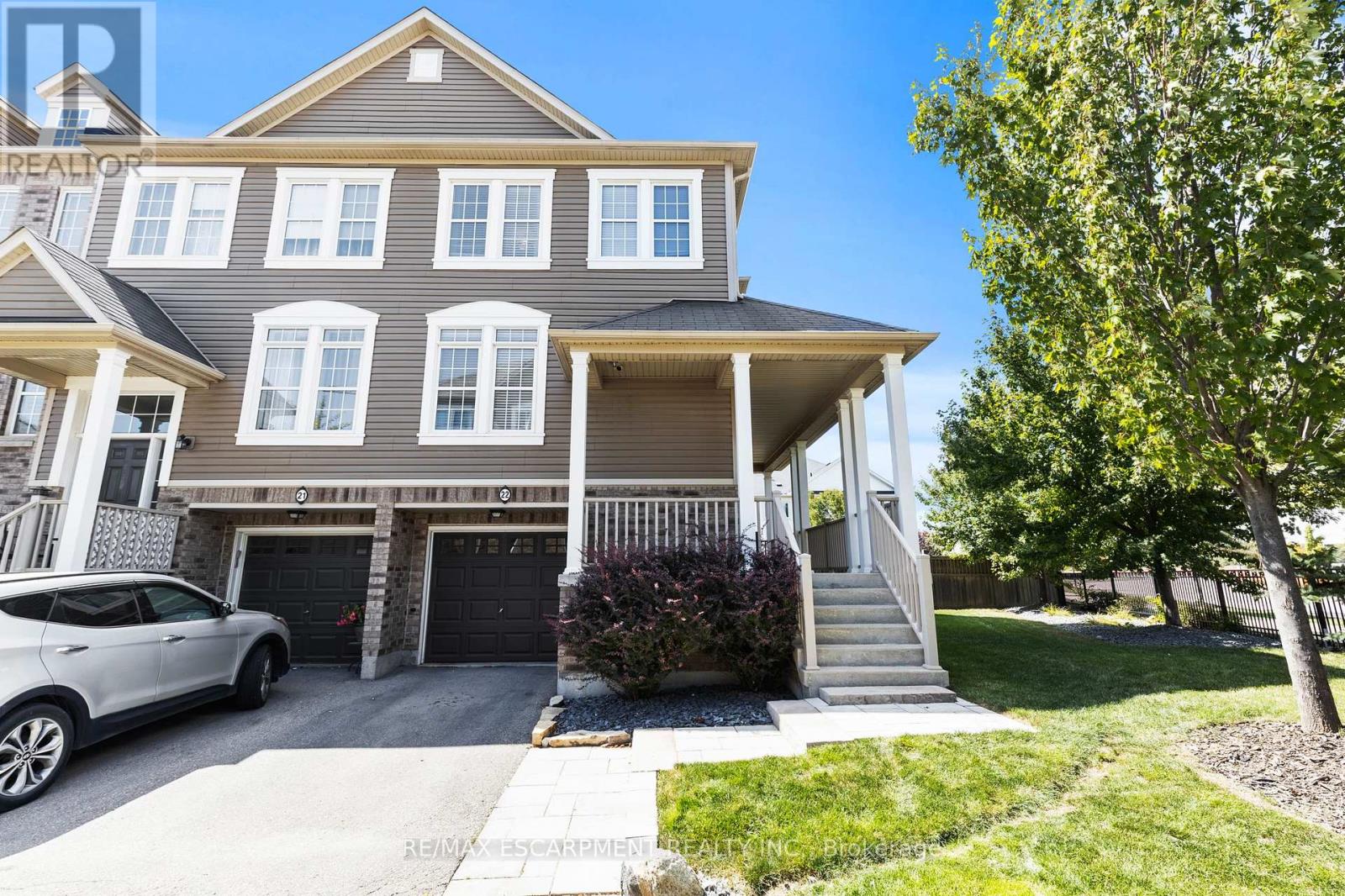 Photo 2 of 22 4823 Thomas Alton Boulevard, Burlington ON