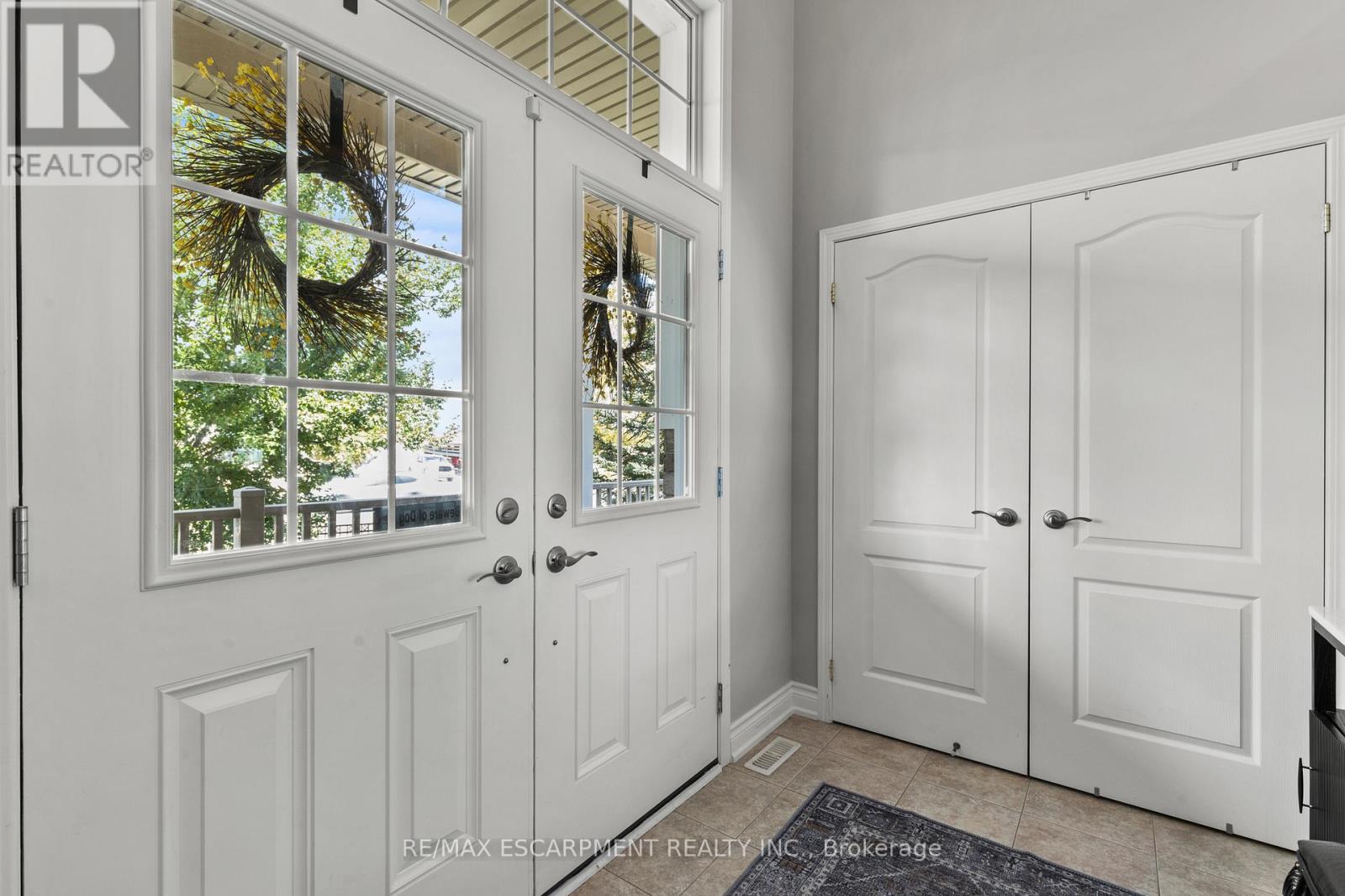 Photo 5 of 22 4823 Thomas Alton Boulevard, Burlington ON