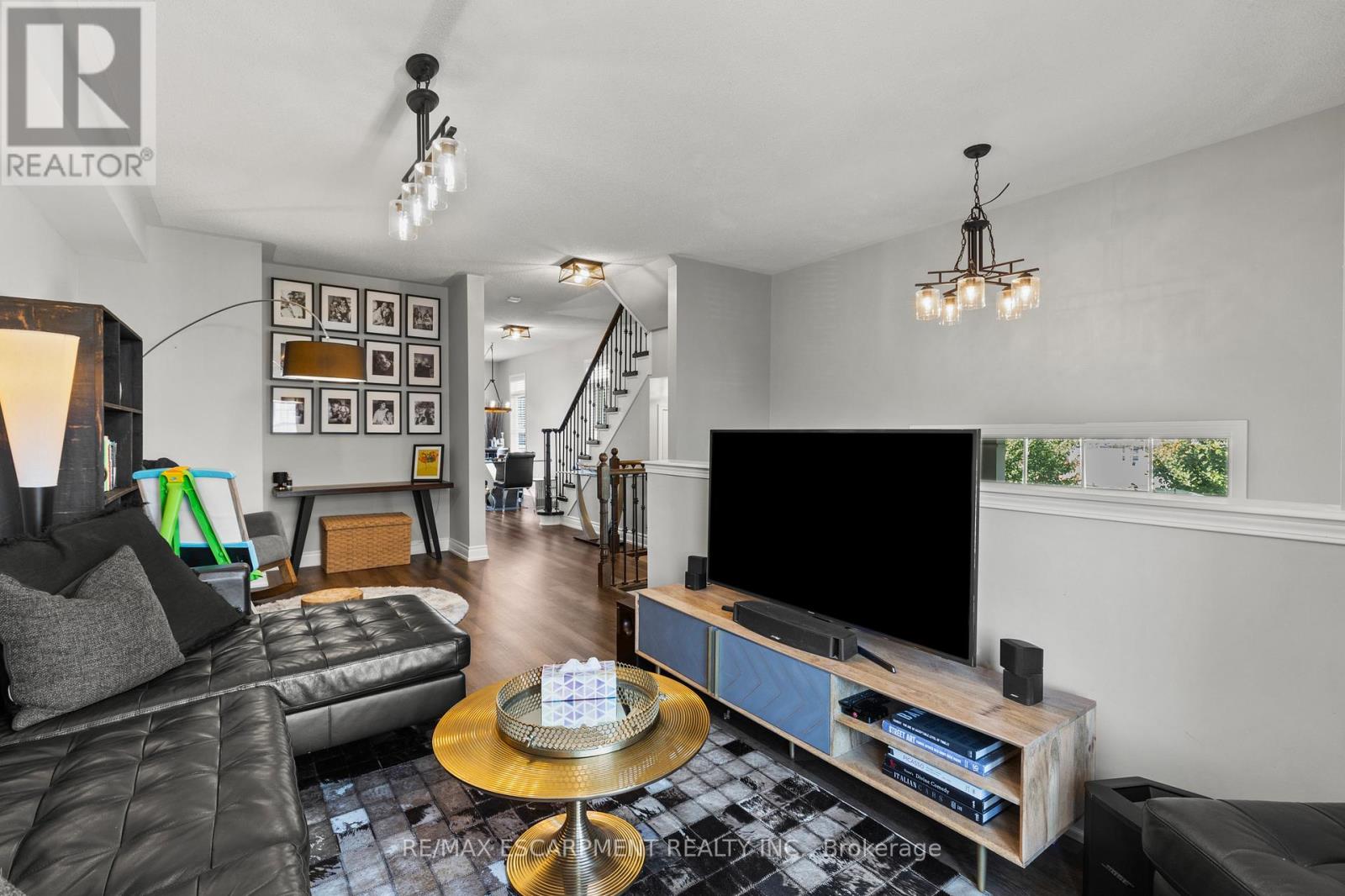 Photo 9 of 22 4823 Thomas Alton Boulevard, Burlington ON