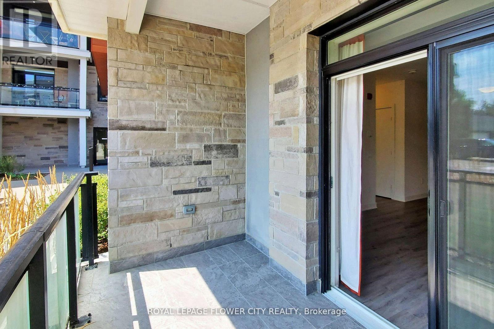 Photo 35 of 106 320 Plains Road E, Burlington ON
