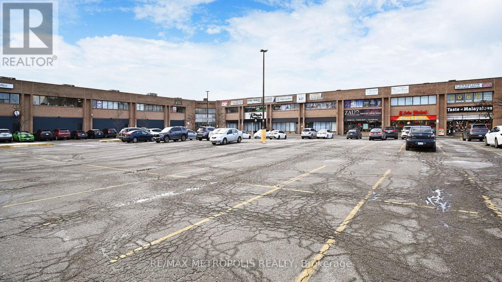 Photo 2 of 211 1325 Eglinton Avenue E, Mississauga ON