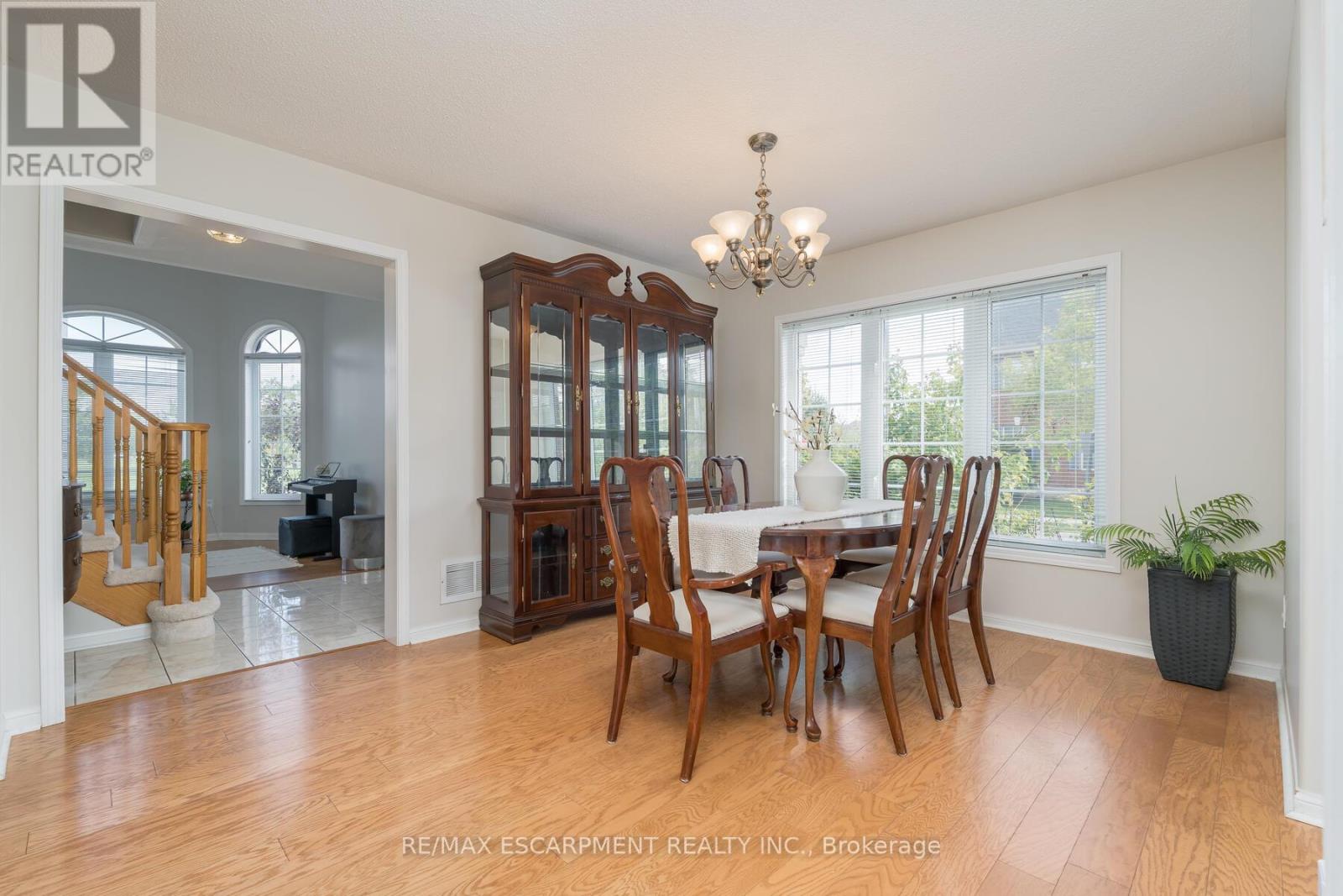 Photo 13 of 673 Bennett Boulevard, Milton ON