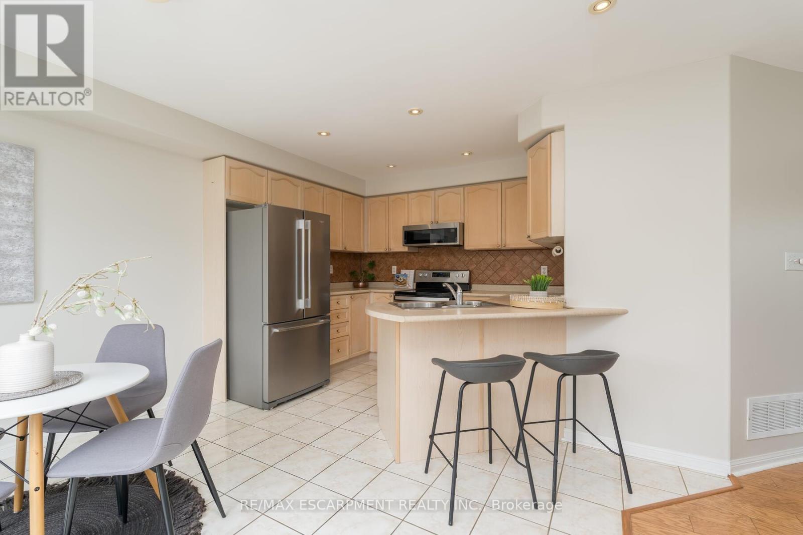 Photo 20 of 673 Bennett Boulevard, Milton ON