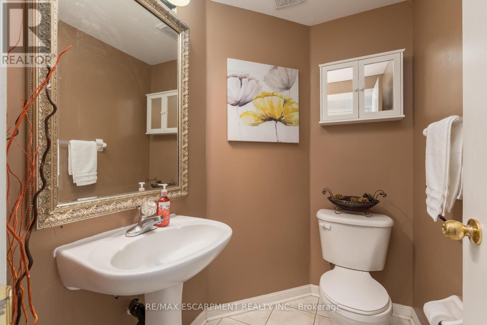 Photo 24 of 673 Bennett Boulevard, Milton ON