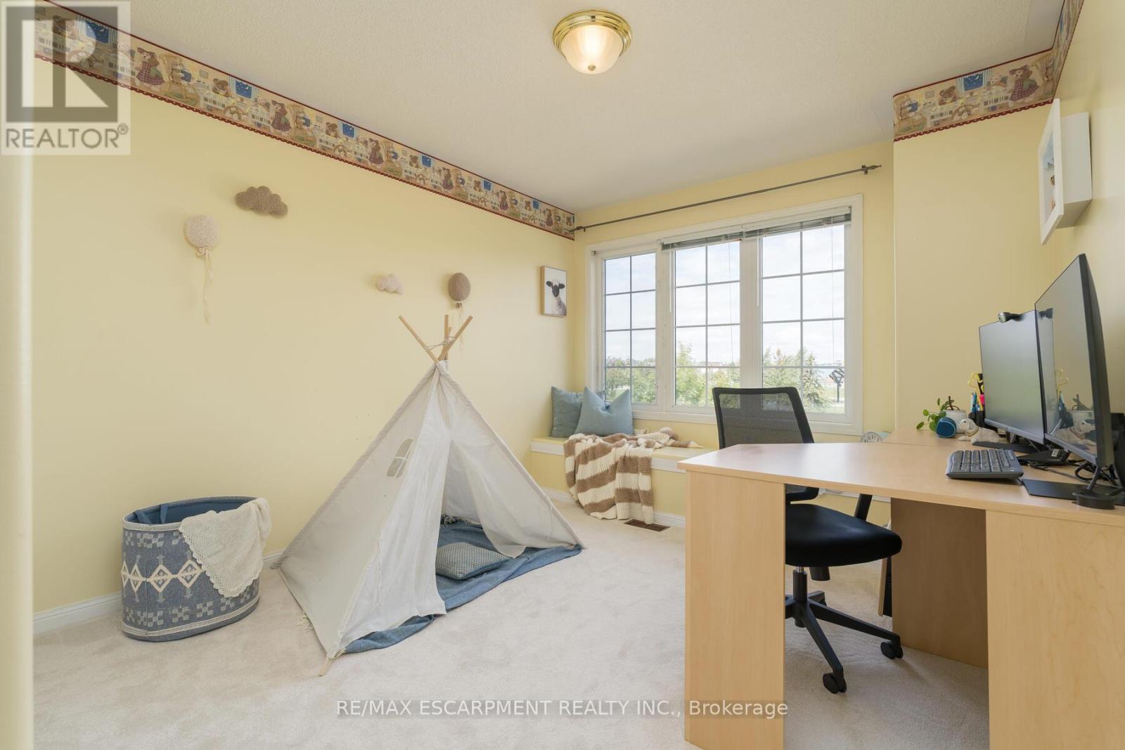 Photo 33 of 673 Bennett Boulevard, Milton ON
