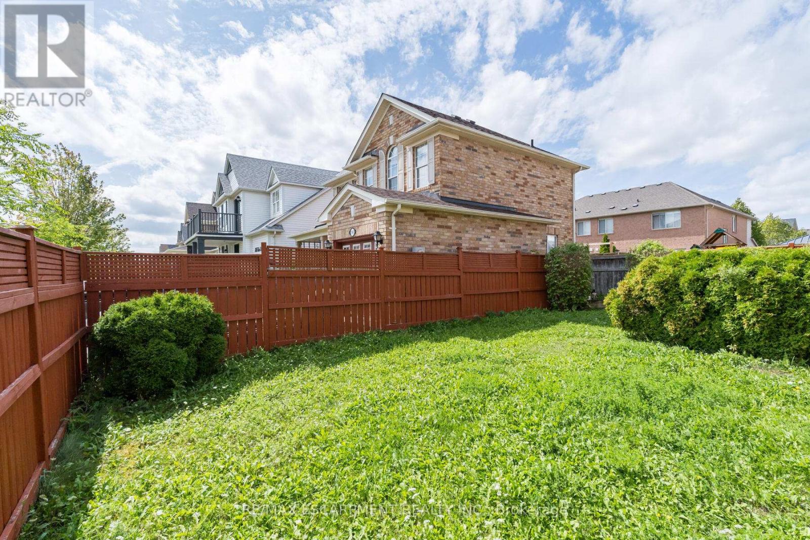 Photo 43 of 673 Bennett Boulevard, Milton ON