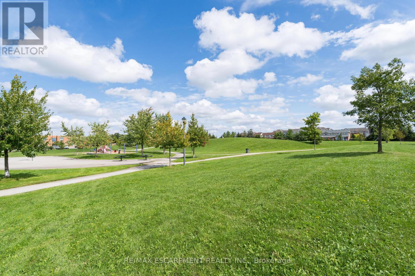 Photo 46 of 673 Bennett Boulevard, Milton ON