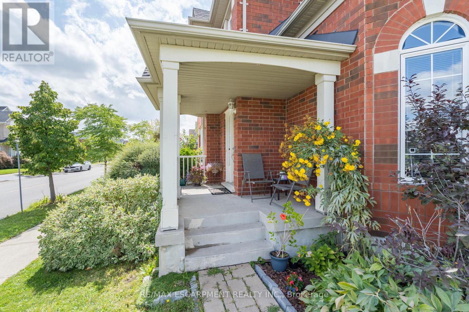 Photo 6 of 673 Bennett Boulevard, Milton ON
