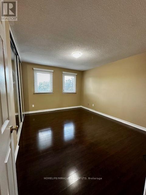 Photo 13 of 42 Neville Crescent, Brampton ON