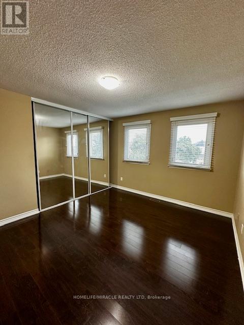 Photo 14 of 42 Neville Crescent, Brampton ON