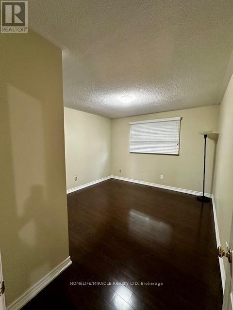 Photo 15 of 42 Neville Crescent, Brampton ON