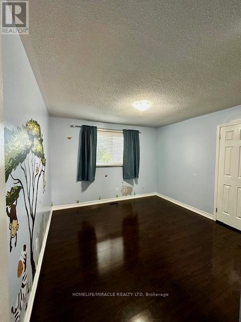 Photo 19 of 42 Neville Crescent, Brampton ON