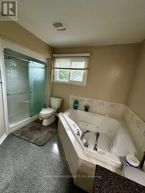 Photo 27 of 42 Neville Crescent, Brampton ON