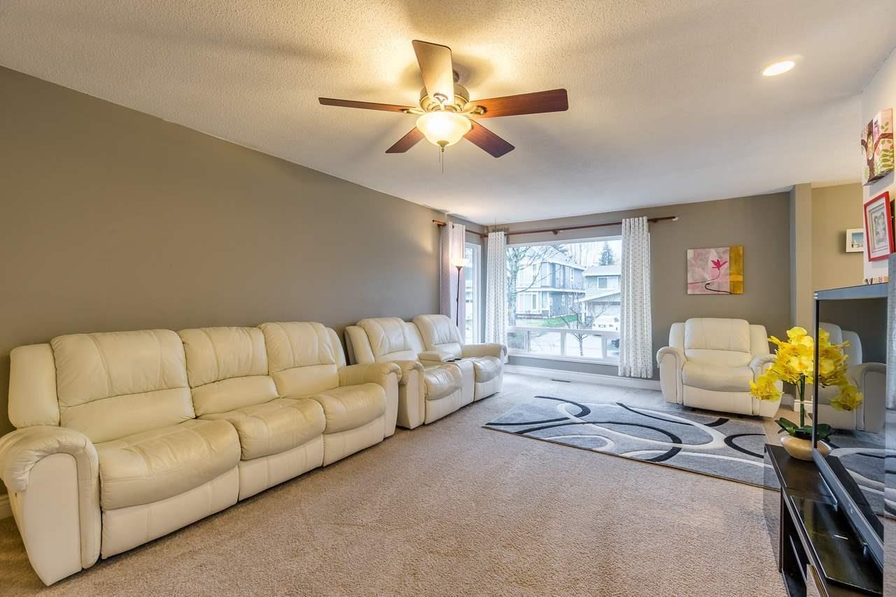 Photo 9 of 14928 93 A Avenue, Surrey BC