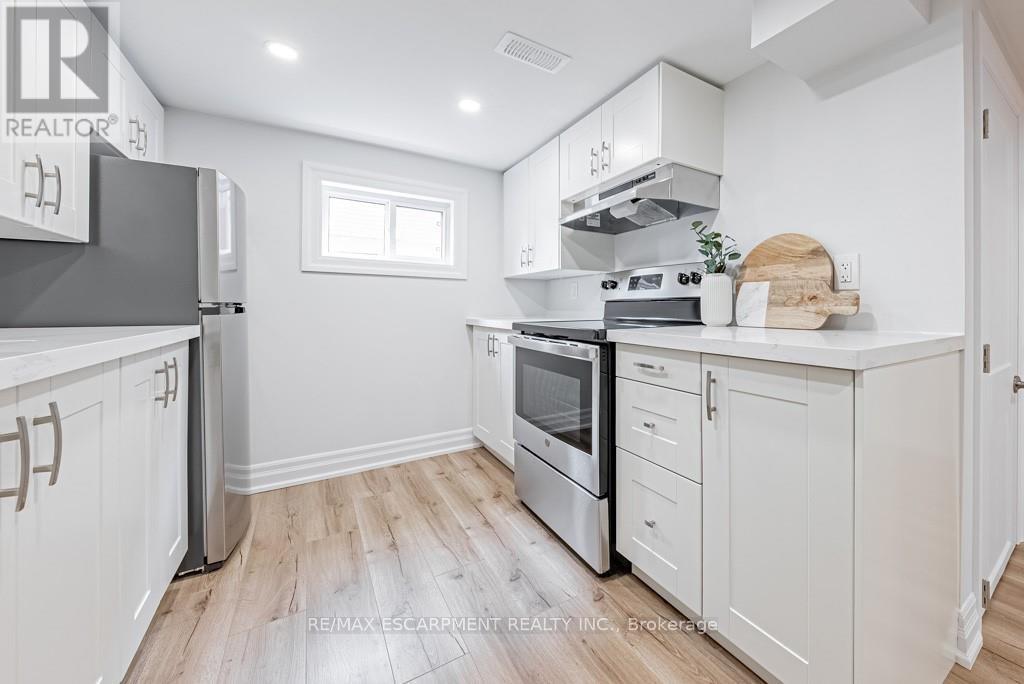 Photo 5 of Lower 587 Queensdale Avenue E, Hamilton ON