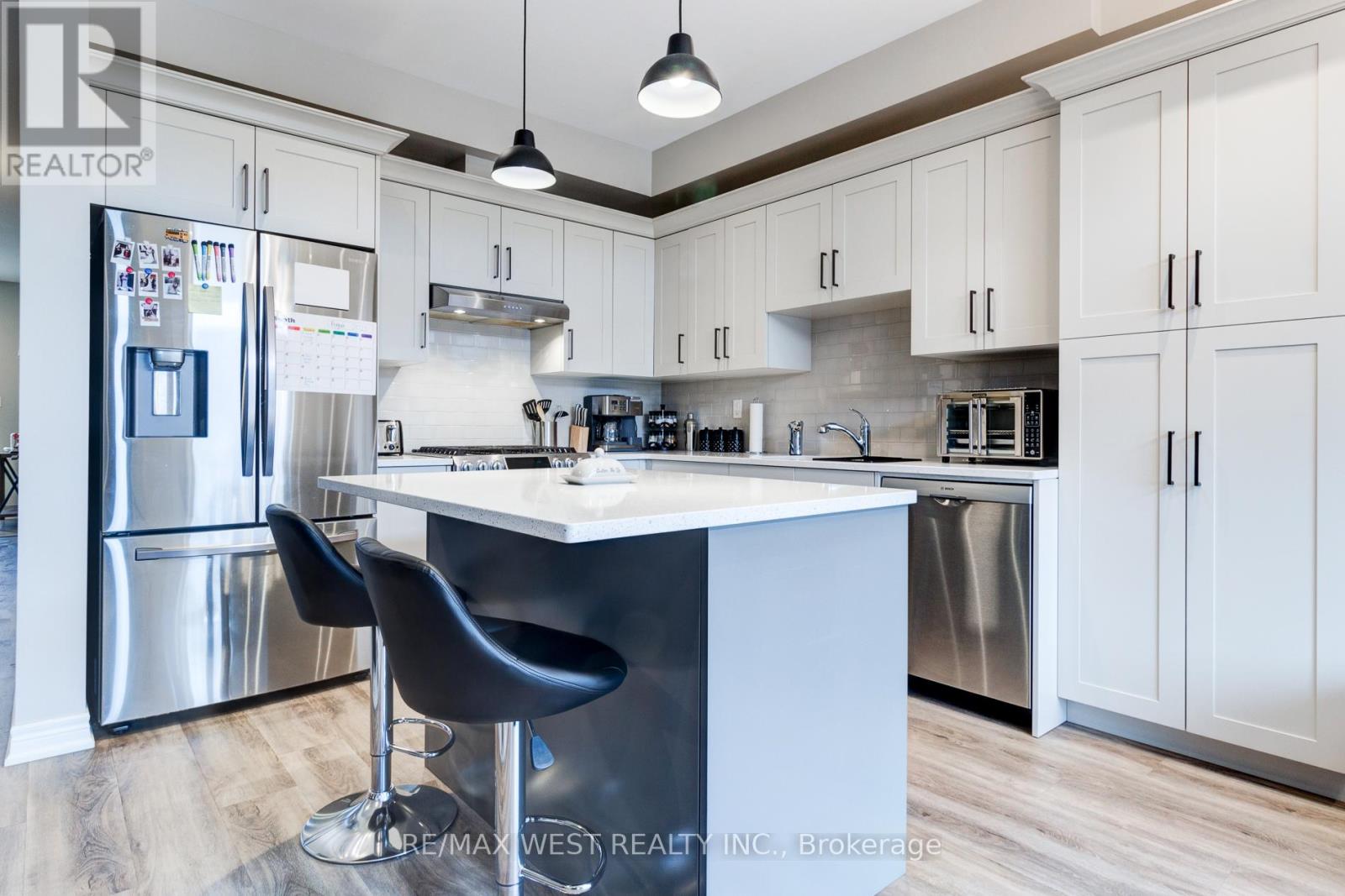 Photo 13 of 13 Lindsay Way, Grimsby ON